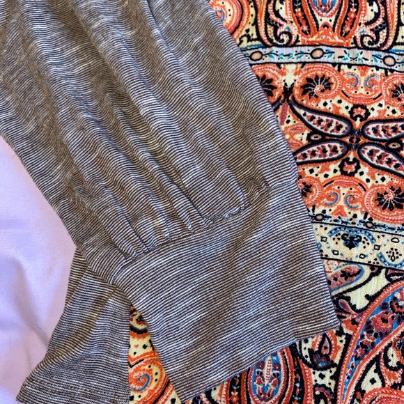 Women’s print top! - Picture 3 of 3